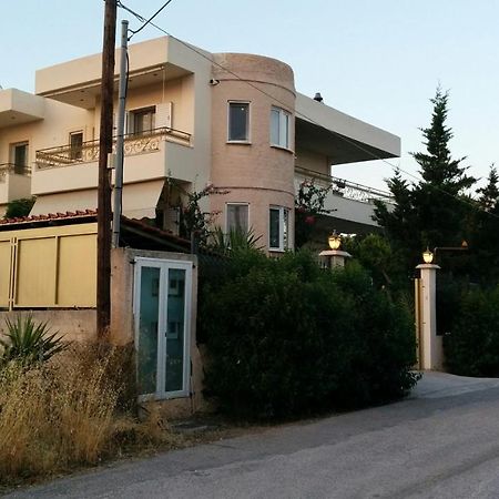 Lovely 2-Bedroom Apartment At Greek Riviera Vári المظهر الخارجي الصورة