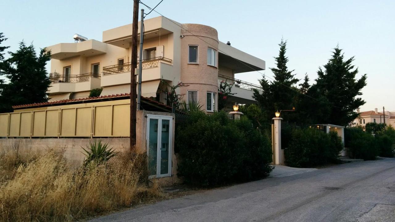 Lovely 2-Bedroom Apartment At Greek Riviera Vári المظهر الخارجي الصورة