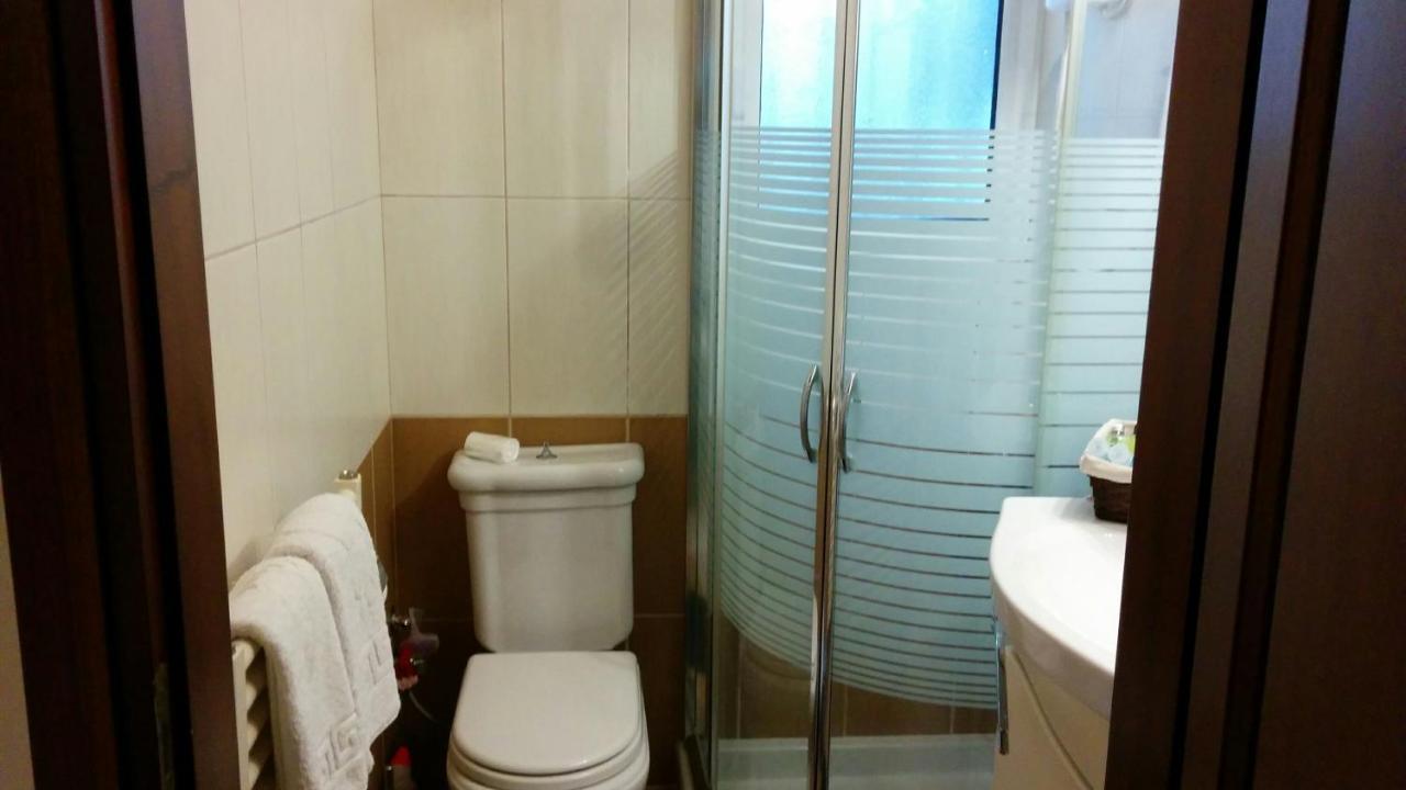 Lovely 2-Bedroom Apartment At Greek Riviera Vári المظهر الخارجي الصورة
