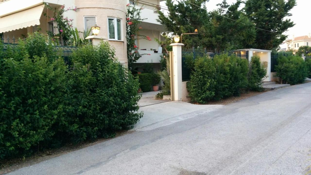 Lovely 2-Bedroom Apartment At Greek Riviera Vári المظهر الخارجي الصورة